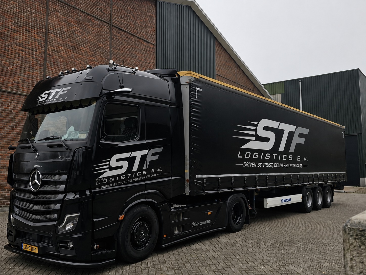 STF Logistics trekker-opleggercombinatie